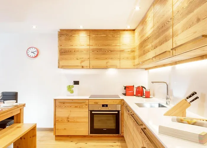 Hellochalet - Maison Reve Blanc - To Door With Matterhorn View